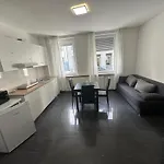 Apartment Helle Und Moderne 2 Zimmerwohnung In Mönchengladbach-zentrum Mönchengladbach
