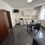 Helle Und Moderne 2 Zimmerwohnung In Mönchengladbach-zentrum Apartment