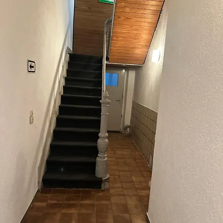 Helle Und Moderne 2 Zimmerwohnung In Moenchengladbach-zentrum