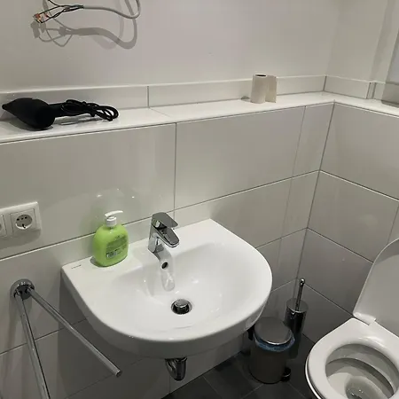 Helle Und Moderne 2 Zimmerwohnung In Moenchengladbach-zentrum