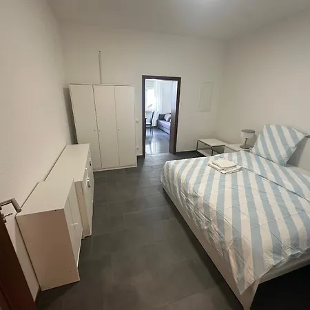 Apartmán Helle Und Moderne 2 Zimmerwohnung In Moenchengladbach-zentrum *