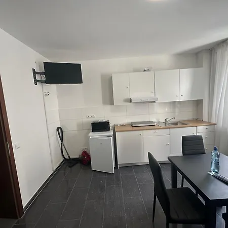 Helle Und Moderne 2 Zimmerwohnung In Moenchengladbach-zentrum Monchengladbach