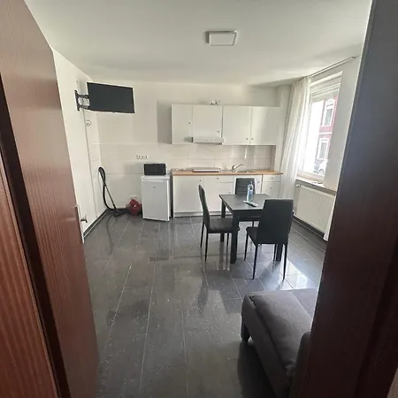 Helle Und Moderne 2 Zimmerwohnung In Moenchengladbach-zentrum