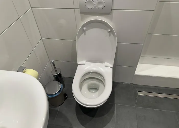 Lejlighed Helle Und Moderne 2 Zimmerwohnung In Moenchengladbach-zentrum *