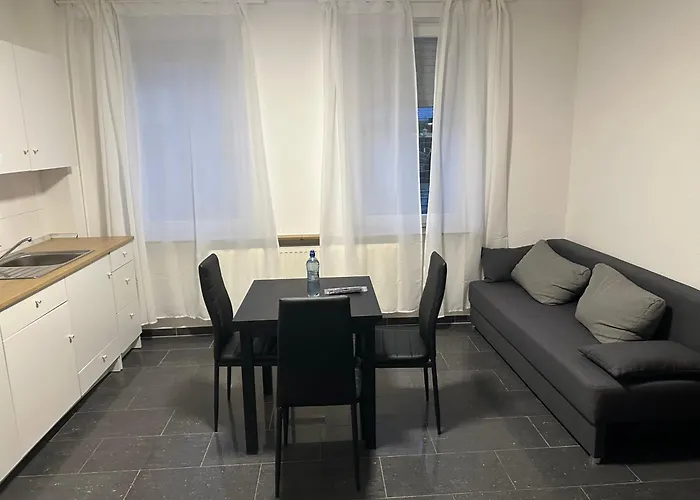 Lejlighed Helle Und Moderne 2 Zimmerwohnung In Moenchengladbach-zentrum *