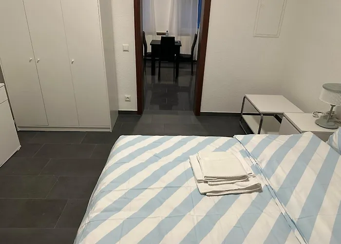 Helle Und Moderne 2 Zimmerwohnung In Moenchengladbach-zentrum