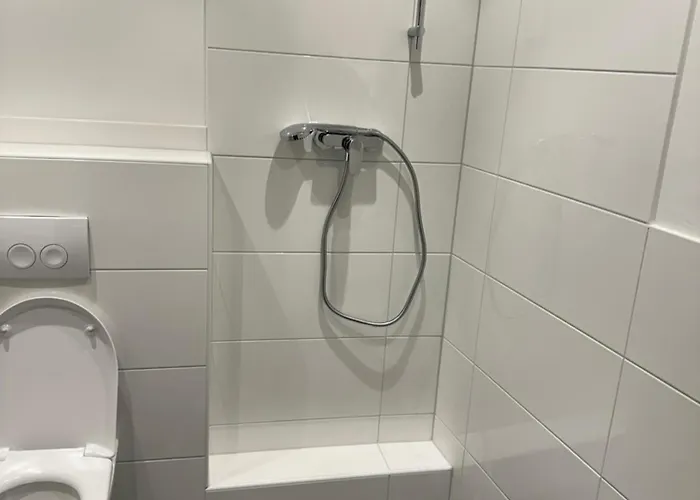 Lejlighed Helle Und Moderne 2 Zimmerwohnung In Moenchengladbach-zentrum *