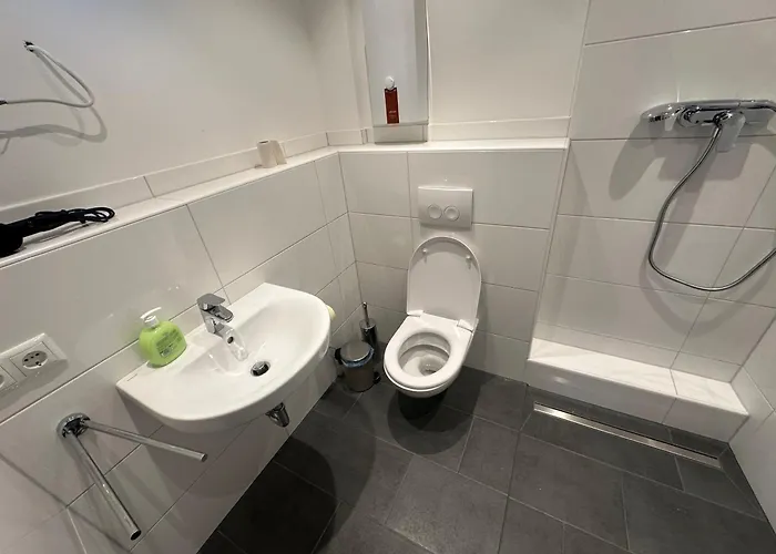 Lejlighed Helle Und Moderne 2 Zimmerwohnung In Moenchengladbach-zentrum